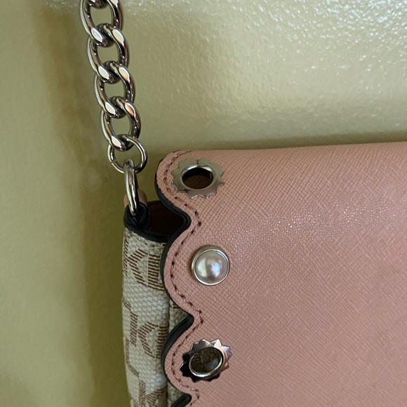 Karl Lagerfeld Elsa Scalloped Leather Bag - Picture 2 of 15